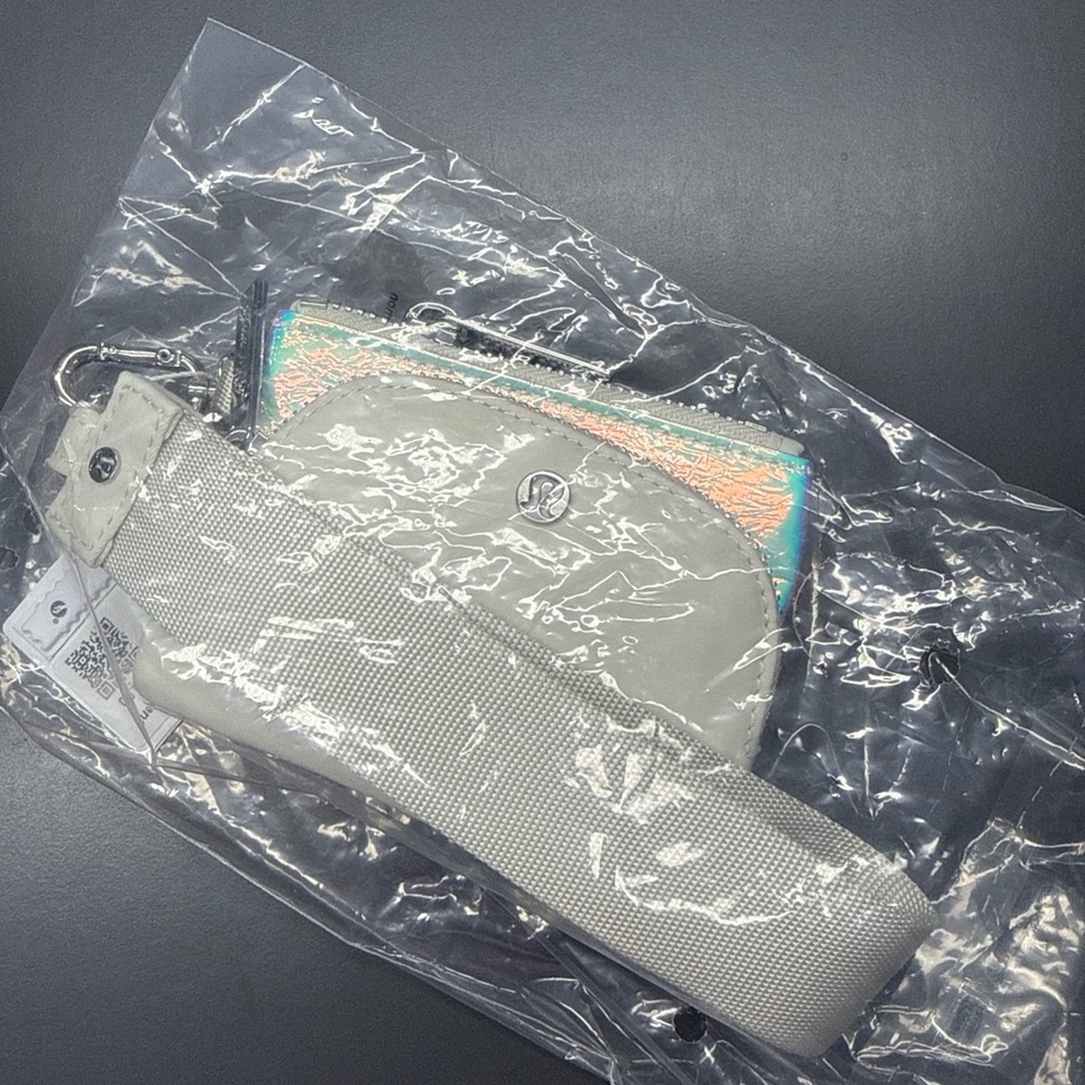 Lululemon Dual Pouch Wristlet Iridescent & Bone O/S NWT - Picture 4 of 4